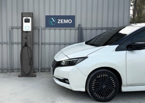純電車隊結合能源系統 微星科技與零邁移動的雙軸減碳策略
